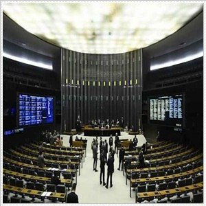 Vista ampla do plenário da Câmara dos Deputados
